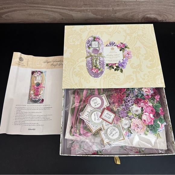 Anna Griffin® Paper Sneakers Finishing School Craft Box Card Making Kit NIB - Picture 2 of 4